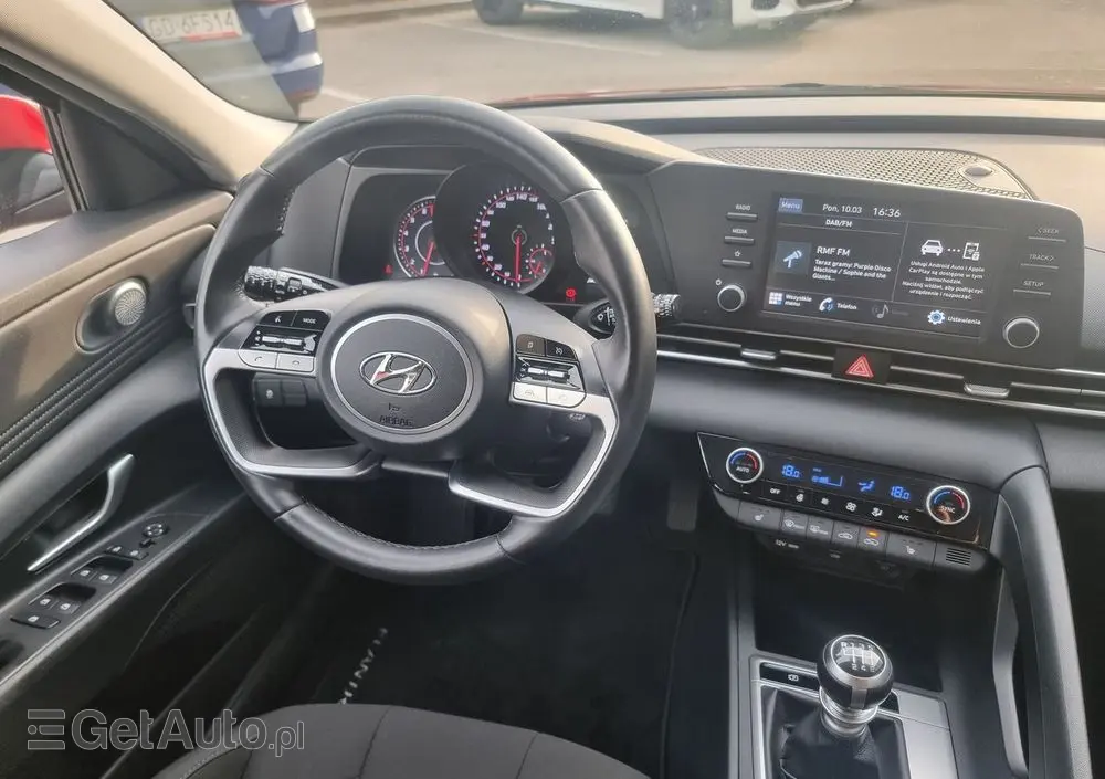 HYUNDAI Elantra 1.6 Smart