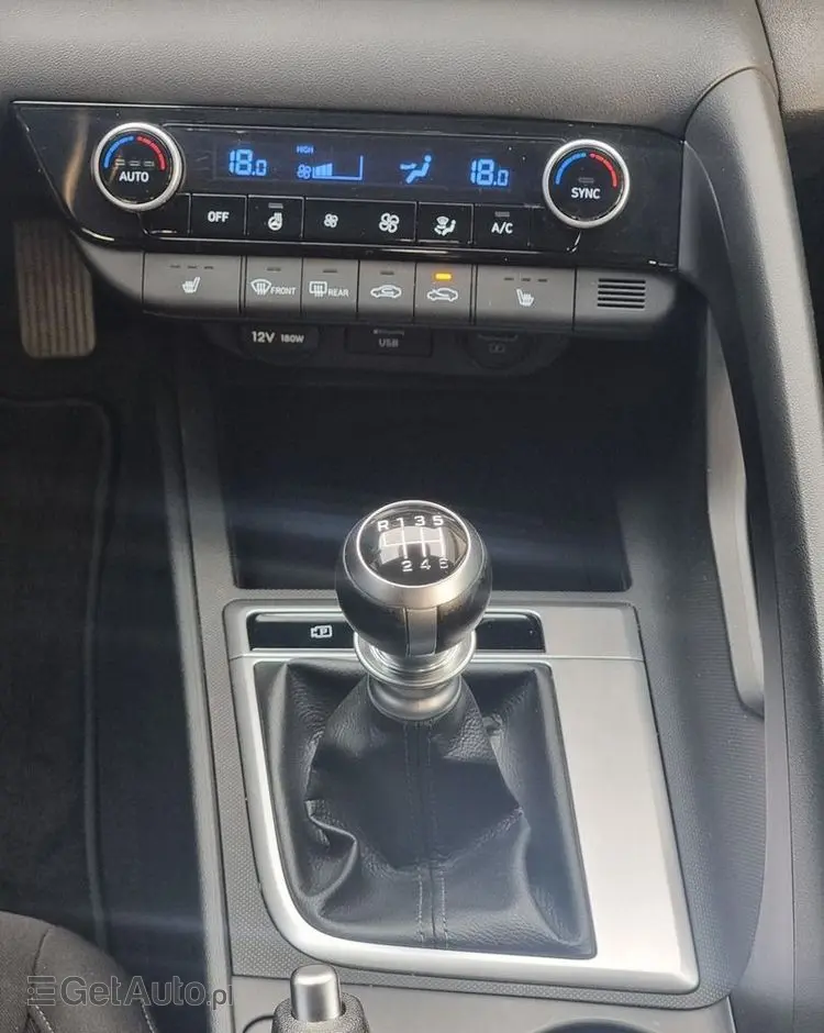 HYUNDAI Elantra 1.6 Smart