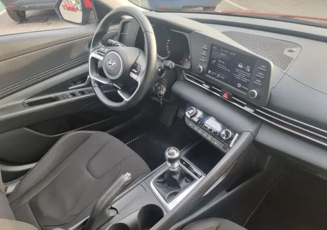 HYUNDAI Elantra 1.6 Smart