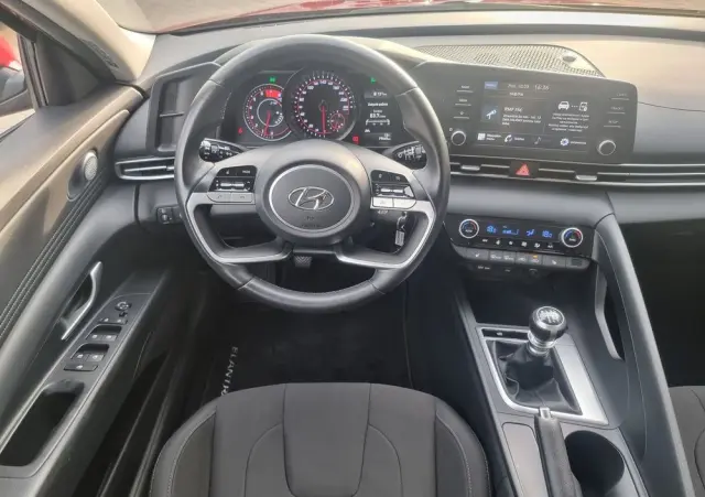 HYUNDAI Elantra 1.6 Smart