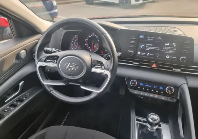 HYUNDAI Elantra 1.6 Smart