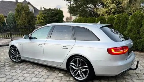 AUDI A4 