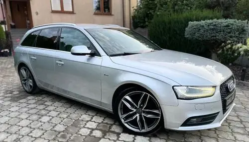AUDI A4 