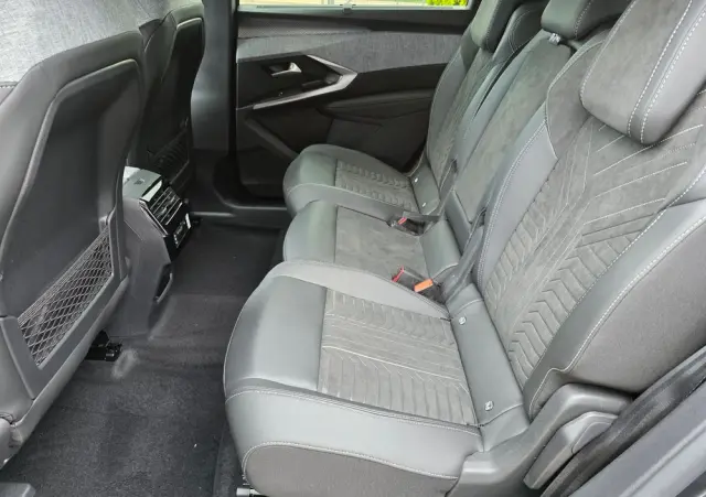 PEUGEOT 5008 1.2 PureTech mHEV GT S&S e-DCS6