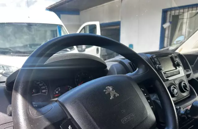 PEUGEOT Boxer 