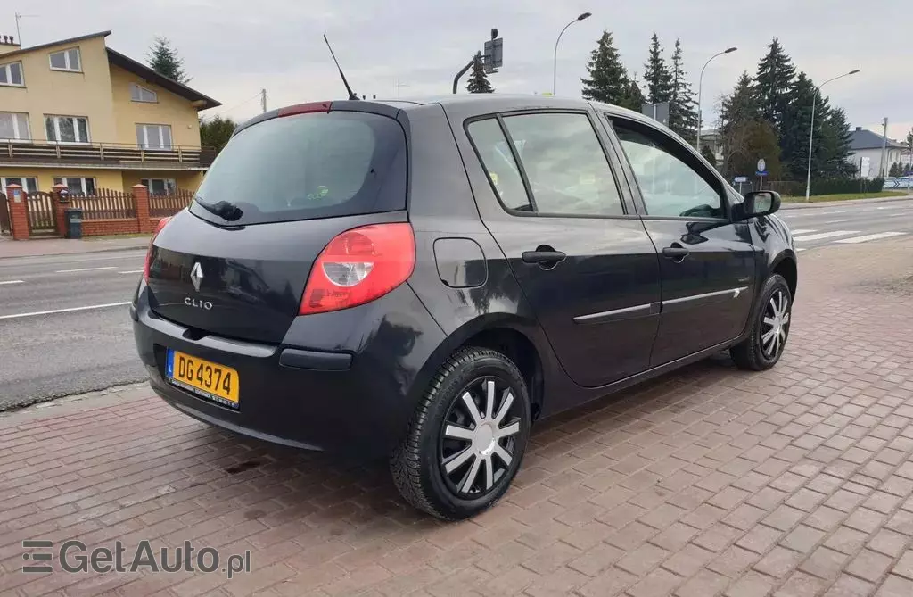 RENAULT Clio 