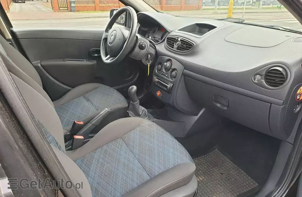 RENAULT Clio 