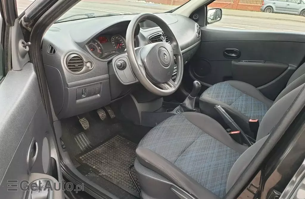 RENAULT Clio 