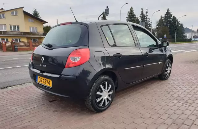 RENAULT Clio 