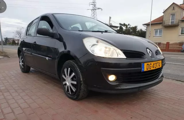 RENAULT Clio 