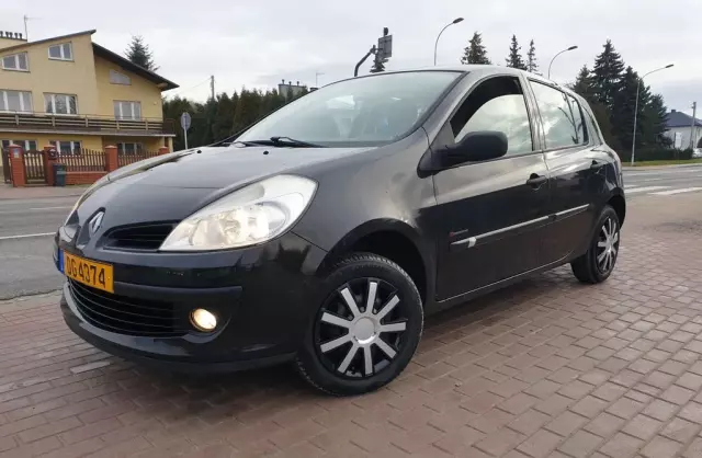 RENAULT Clio 