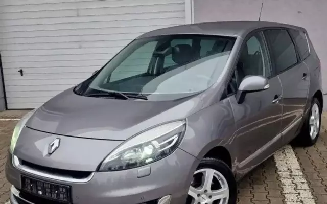 RENAULT Grand Scenic 