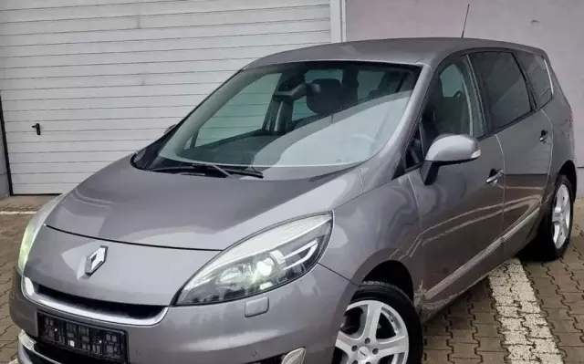 RENAULT Grand Scenic 