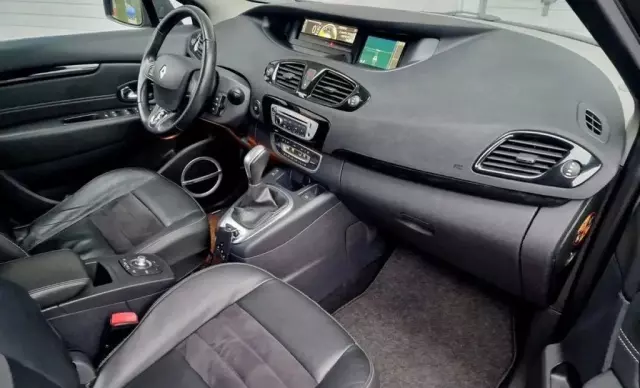 RENAULT Grand Scenic 