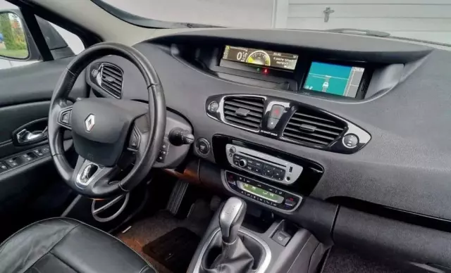 RENAULT Grand Scenic 