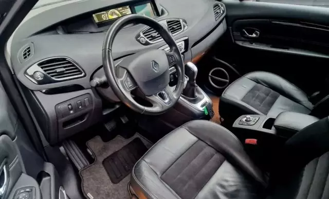 RENAULT Grand Scenic 