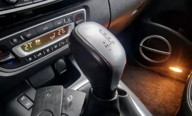 RENAULT Grand Scenic 