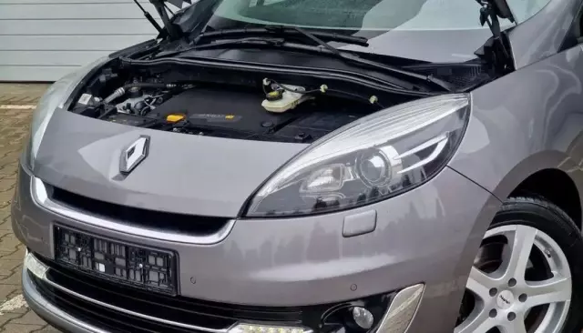 RENAULT Grand Scenic 