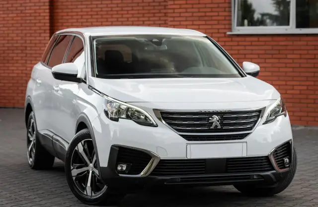 PEUGEOT 5008 1.5 BlueHDi Allure S&S EAT8