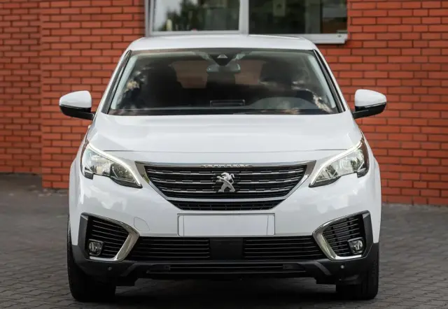 PEUGEOT 5008 1.5 BlueHDi Allure S&S EAT8