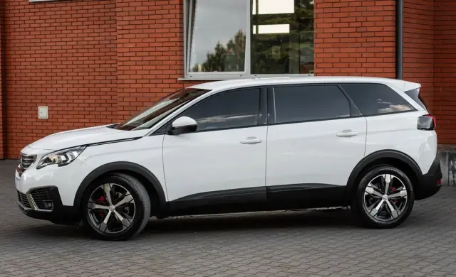 PEUGEOT 5008 1.5 BlueHDi Allure S&S EAT8