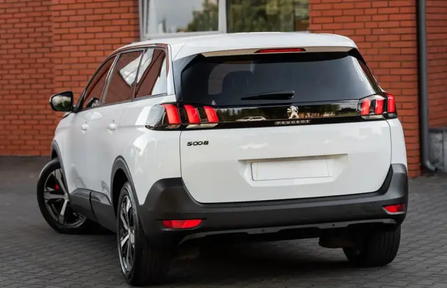PEUGEOT 5008 1.5 BlueHDi Allure S&S EAT8
