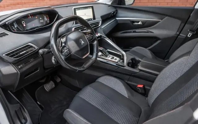 PEUGEOT 5008 1.5 BlueHDi Allure S&S EAT8