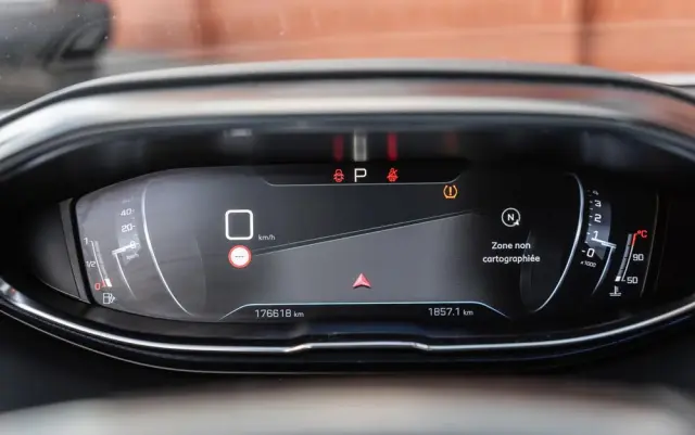 PEUGEOT 5008 1.5 BlueHDi Allure S&S EAT8