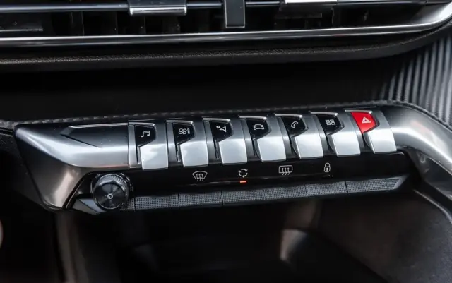 PEUGEOT 5008 1.5 BlueHDi Allure S&S EAT8