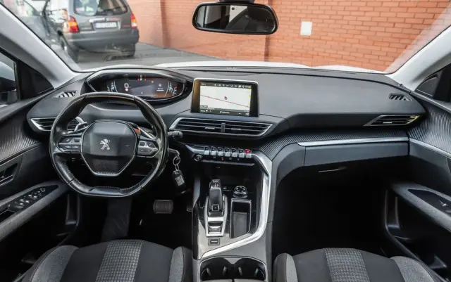 PEUGEOT 5008 1.5 BlueHDi Allure S&S EAT8