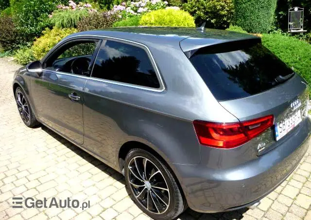 AUDI A3 3-drzwiowe 1.6 TDI clean diesel Attraction S tronic