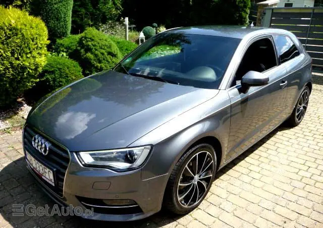 AUDI A3 3-drzwiowe 1.6 TDI clean diesel Attraction S tronic