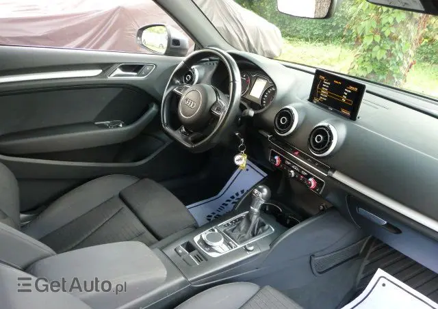 AUDI A3 3-drzwiowe 1.6 TDI clean diesel Attraction S tronic