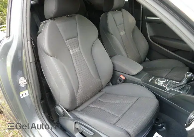 AUDI A3 3-drzwiowe 1.6 TDI clean diesel Attraction S tronic