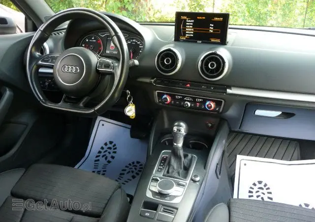 AUDI A3 3-drzwiowe 1.6 TDI clean diesel Attraction S tronic