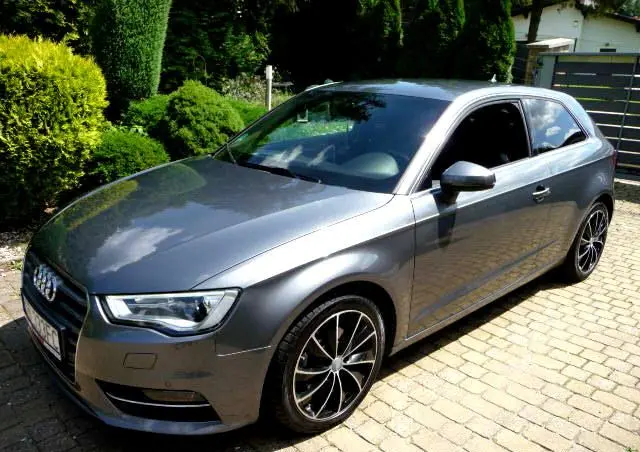 AUDI A3 3-drzwiowe 1.6 TDI clean diesel Attraction S tronic