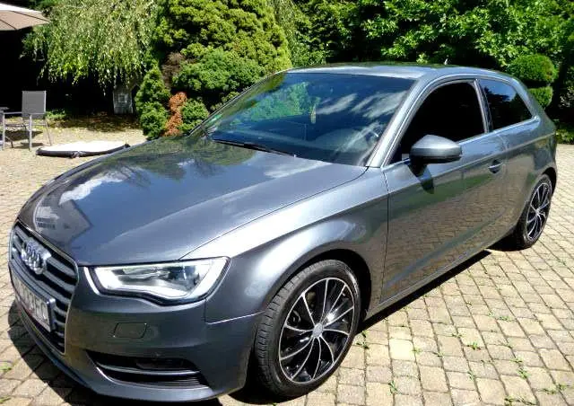 AUDI A3 3-drzwiowe 1.6 TDI clean diesel Attraction S tronic