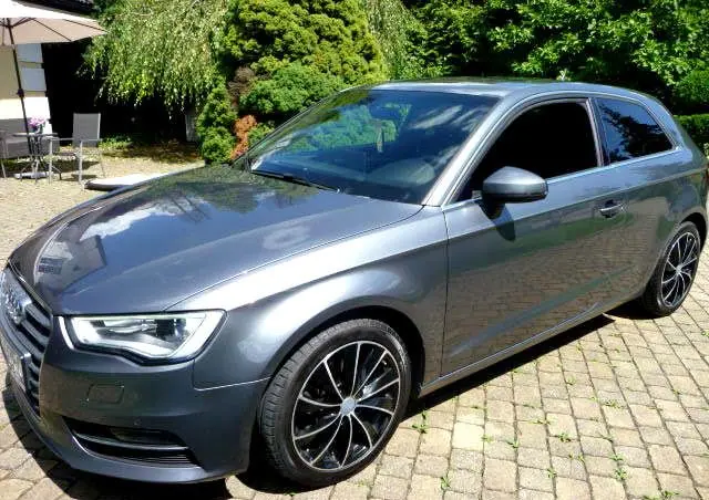 AUDI A3 3-drzwiowe 1.6 TDI clean diesel Attraction S tronic
