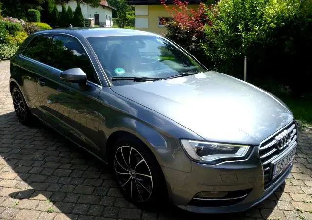 AUDI A3 3-drzwiowe 1.6 TDI clean diesel Attraction S tronic