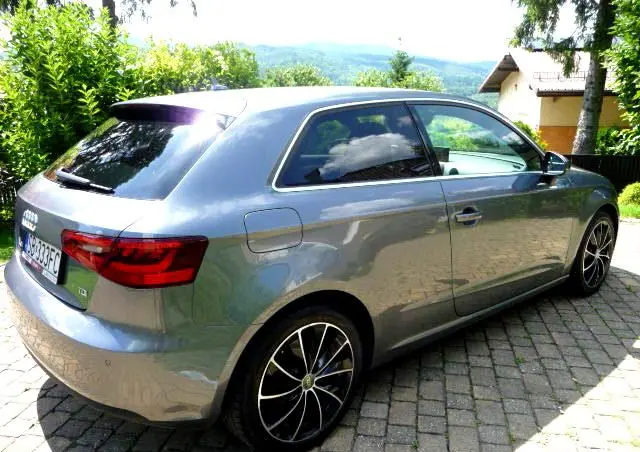 AUDI A3 3-drzwiowe 1.6 TDI clean diesel Attraction S tronic