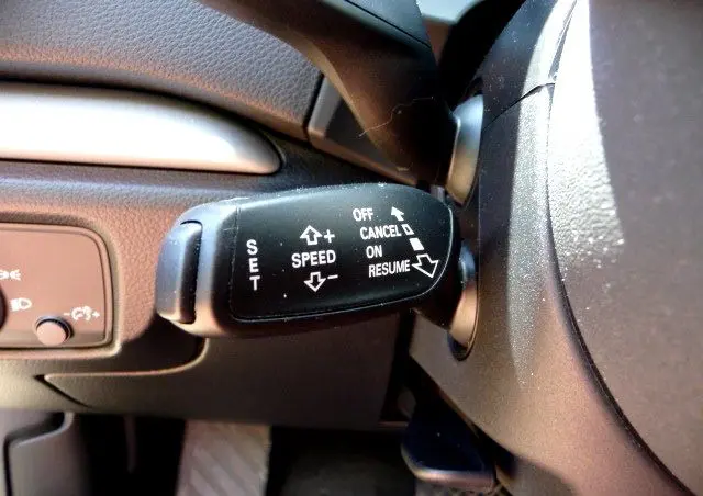 AUDI A3 3-drzwiowe 1.6 TDI clean diesel Attraction S tronic