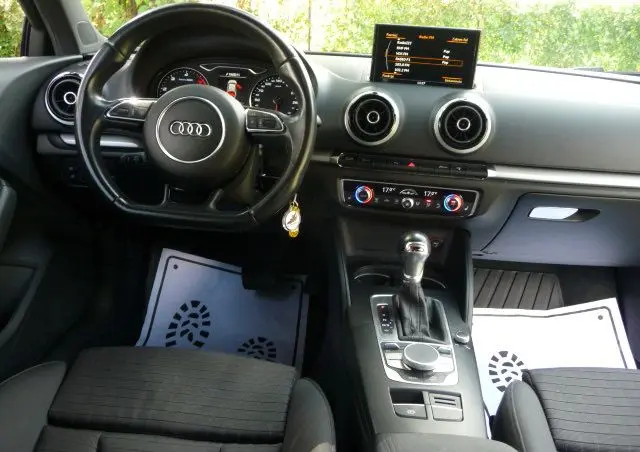 AUDI A3 3-drzwiowe 1.6 TDI clean diesel Attraction S tronic