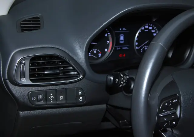 HYUNDAI I30 1.5 DPI Modern