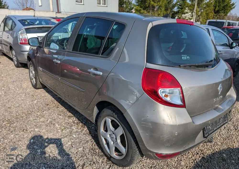RENAULT Clio 
