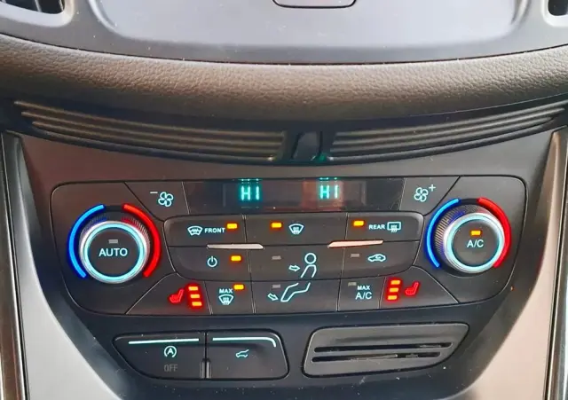 FORD Kuga 1.5 EcoBoost FWD Titanium ASS MMT6