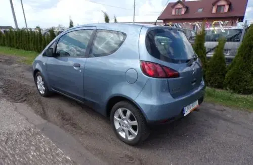 MITSUBISHI Colt 