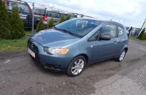 MITSUBISHI Colt 