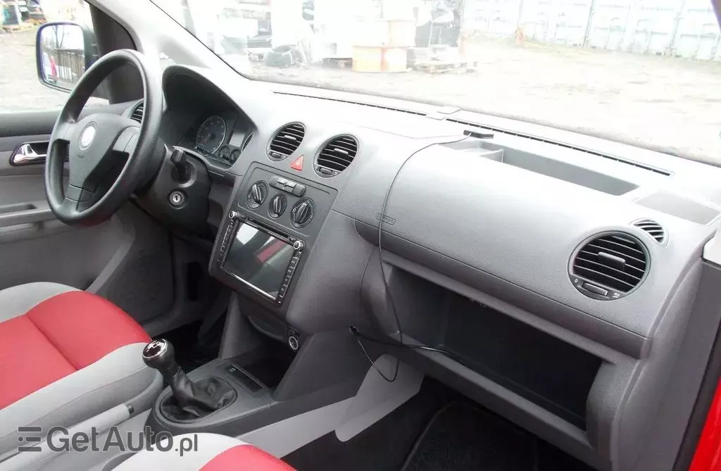 VOLKSWAGEN Caddy 