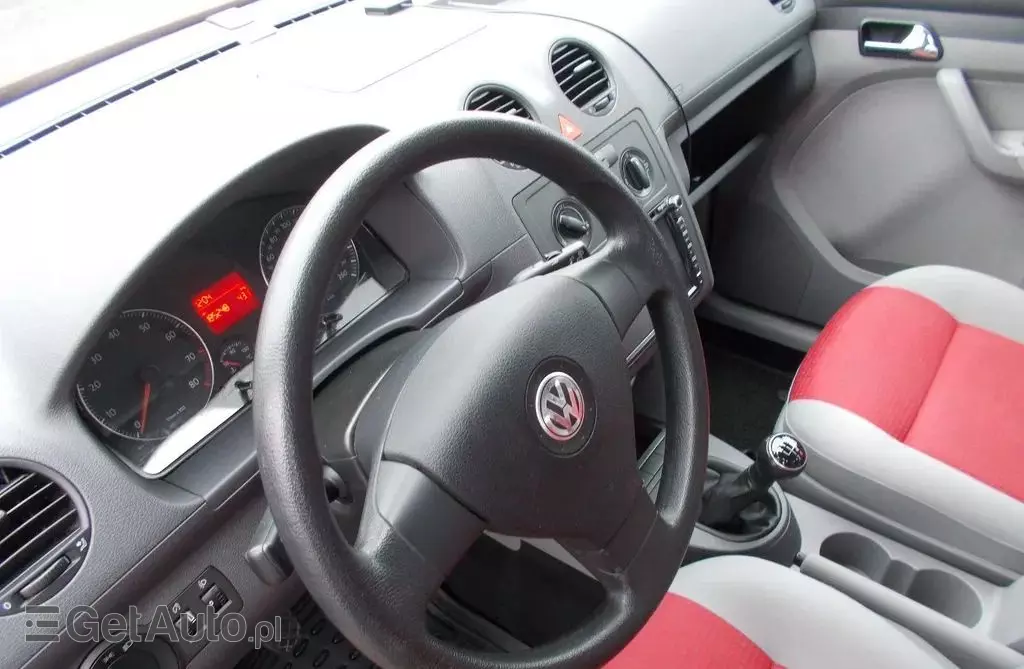 VOLKSWAGEN Caddy 