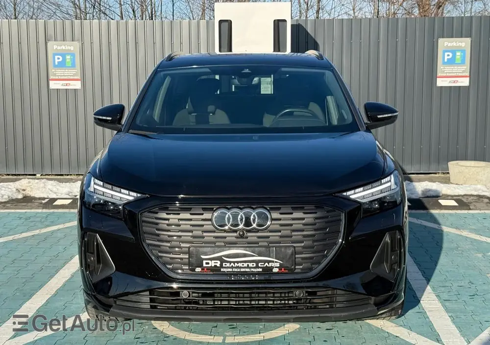 AUDI Q4 e-tron 50 quattro